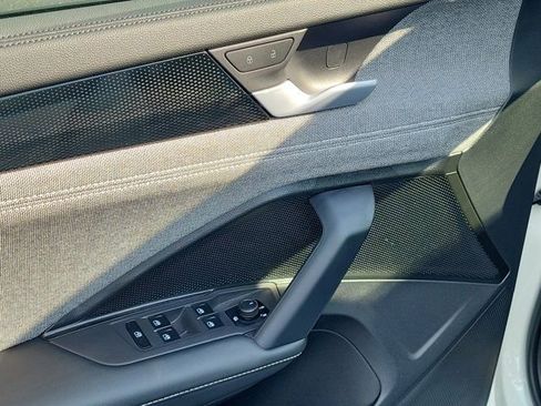 Used 2025 Volkswagen Tiguan S image 16