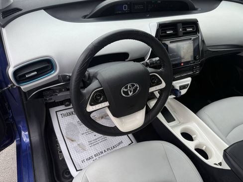 Used 2016 Toyota Prius Four w/ Advanced Technology Package FWD image 13