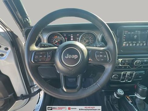 Used 2023 Jeep Gladiator Sport AWD/4WD image 16