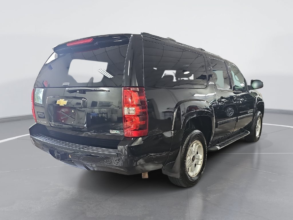 Used 2010 Chevrolet Suburban LT w/ Luxury Package AWD/4WD image 3