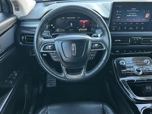 Used 2022 Lincoln Nautilus FWD w/ Premium Package image 13