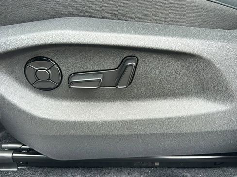 New 2026 Volkswagen Tiguan SE R-Line image 15