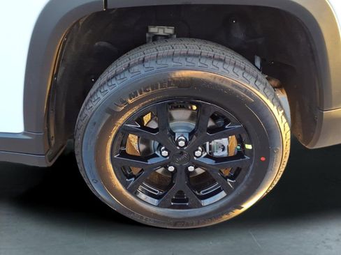 New 2026 Jeep Grand Cherokee Altitude AWD/4WD image 8