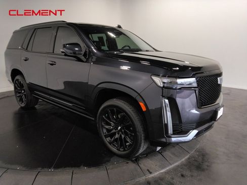 Used 2023 Cadillac Escalade Sport Platinum w/ LPO, ONYX Package image 3