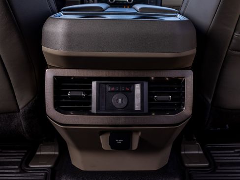 Used 2026 Ford F450 Platinum w/ Platinum Plus Package image 34