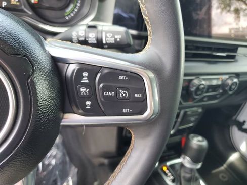 Used 2024 Jeep Wrangler Unlimited Sahara AWD/4WD image 28