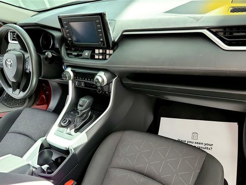 Certified 2019 Toyota RAV4 XLE w/ Convenience Package image 16