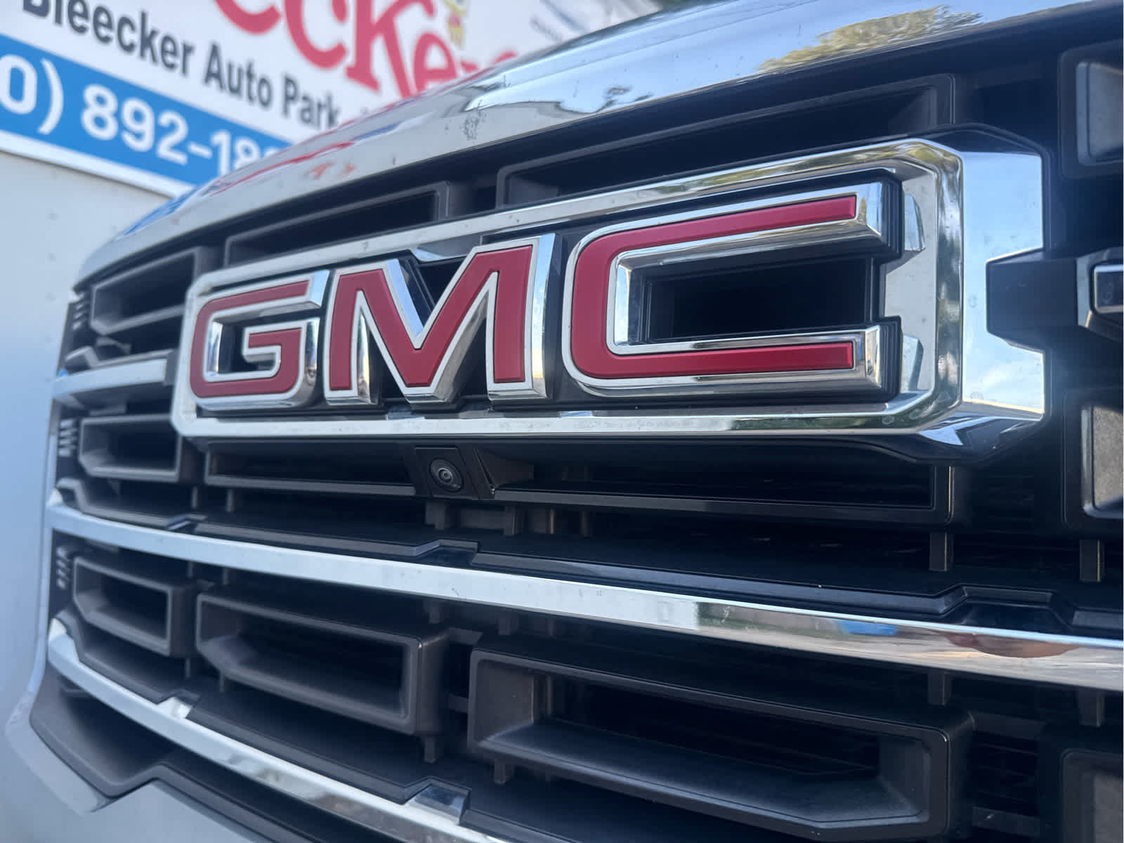 Used 2024 GMC Acadia Elevation AWD/4WD image 12