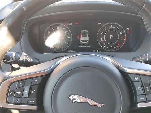 Used 2019 Jaguar F-PACE Portfolio image 15