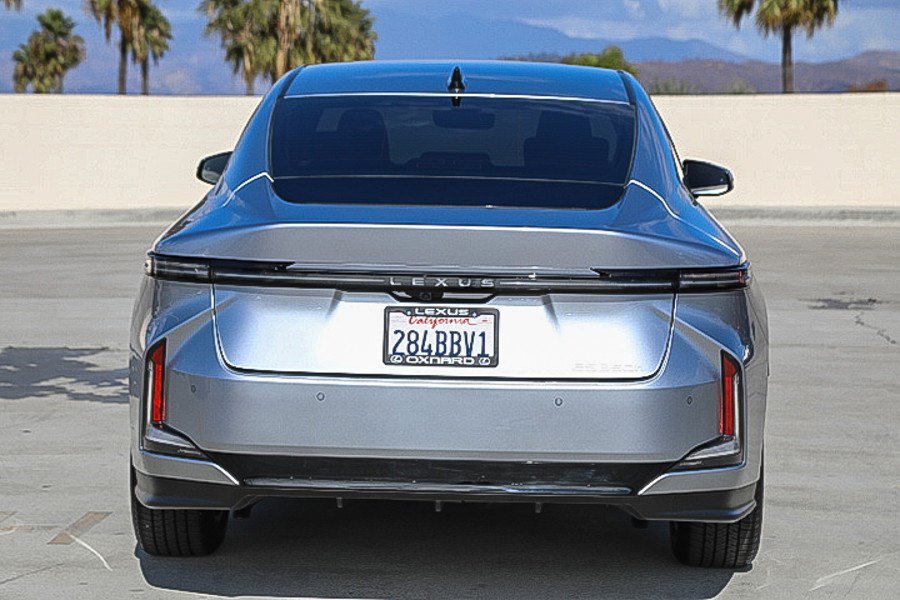 Used 2026 Lexus ES 350h w/ Convenience Package FWD image 6