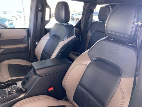 Used 2023 Ford Bronco Wildtrak image 24