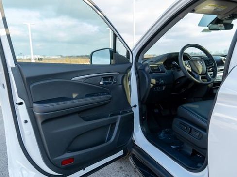 Used 2025 Honda Ridgeline RTL image 21