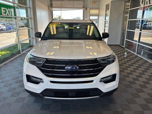Used 2021 Ford Explorer XLT w/ Equipment Group 202A AWD/4WD image 2
