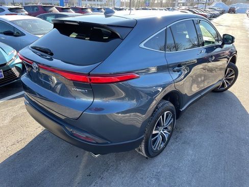 Certified 2021 Toyota Venza LE image 6