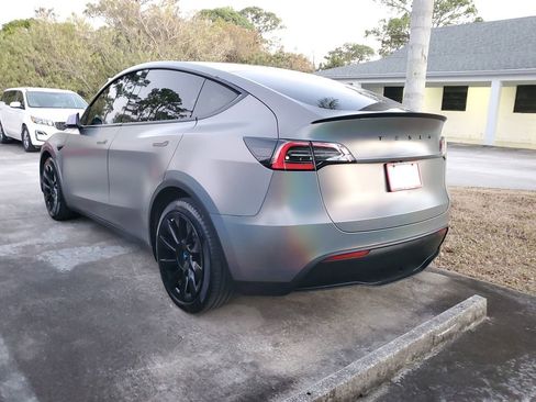 Used 2020 Tesla Model Y Long Range image 5
