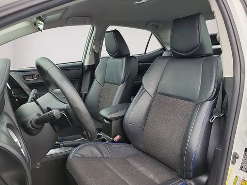 Used 2018 Toyota Corolla SE FWD image 11
