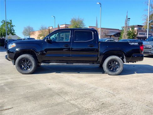 Used 2023 Toyota Tacoma SR image 3