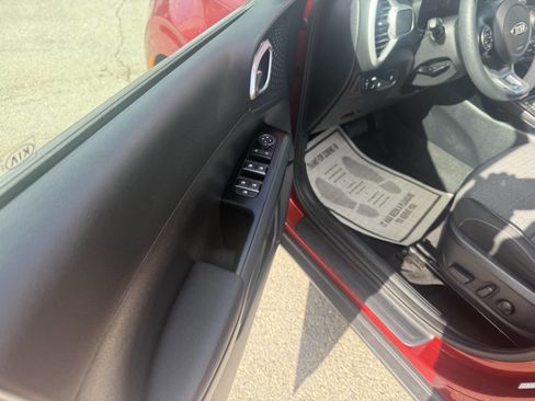 Used 2021 Kia Soul S image 10