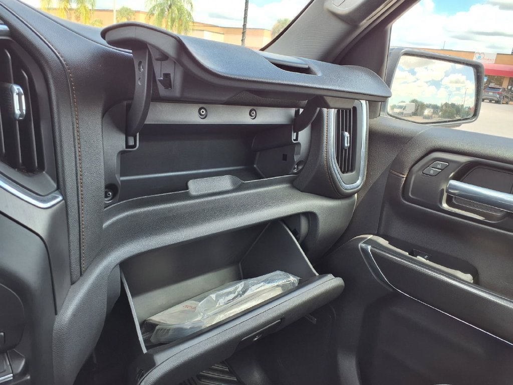 Used 2021 GMC Sierra 1500 AT4 w/ AT4 Preferred Package AWD/4WD image 32