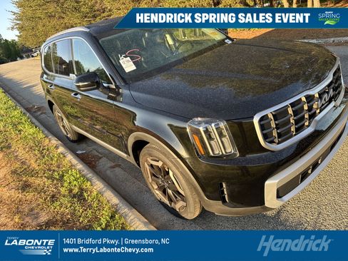 Used 2025 Kia Telluride S image 1