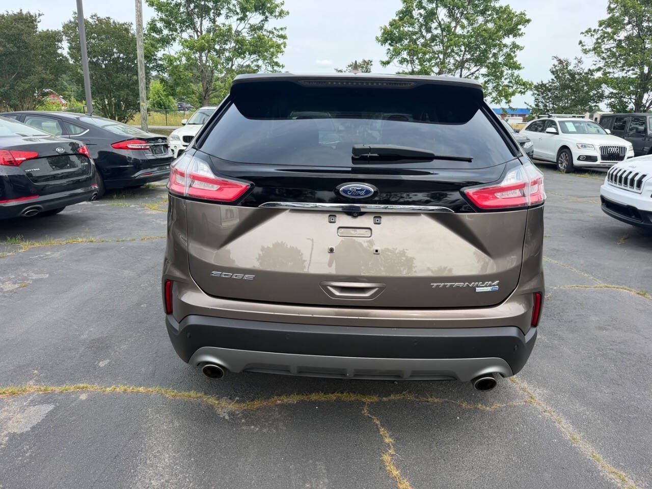 Used 2019 Ford Edge Titanium AWD/4WD image 4