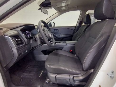 Used 2023 Nissan Rogue S AWD/4WD image 19