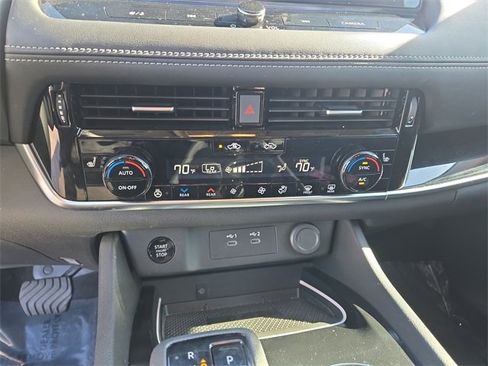 Certified 2025 Nissan Rogue SL w/ SL Premium Package image 29