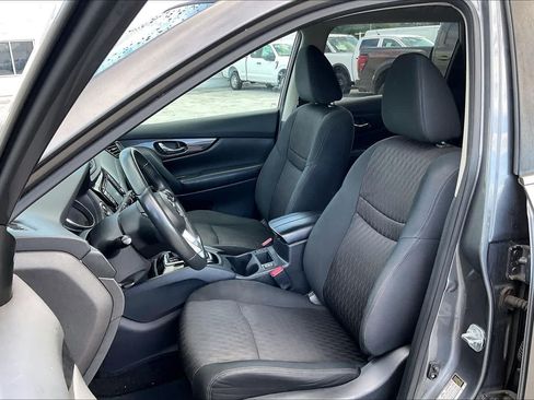 Used 2017 Nissan Rogue SV FWD image 11