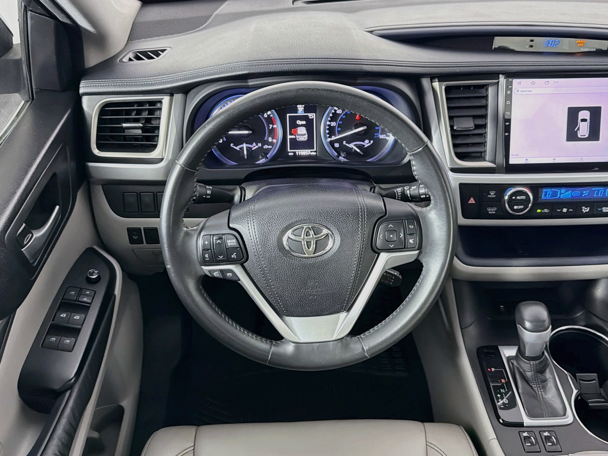 Used 2015 Toyota Highlander XLE FWD image 17