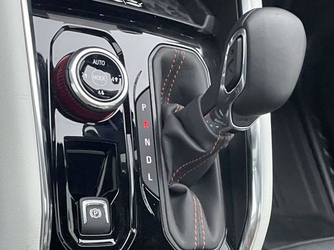 Used 2025 GMC Canyon AT4 w/ AT4X Package image 6