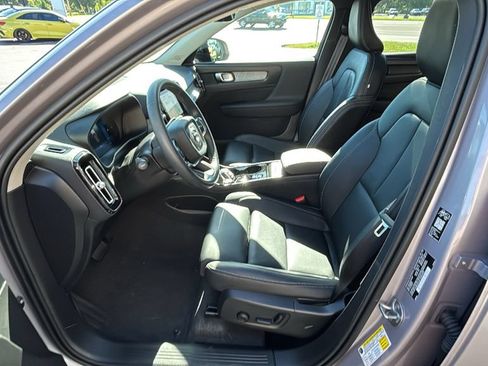 Certified 2026 Volvo XC40 B5 Plus AWD/4WD image 25