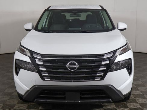 Used 2024 Nissan Rogue SV image 9