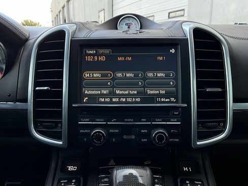 Used 2016 Porsche Cayenne GTS image 31