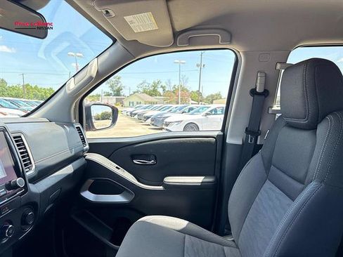 Used 2024 Nissan Frontier SV w/ Tow Package RWD image 15