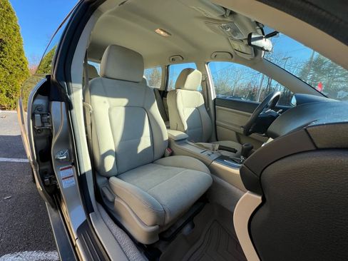 Used 2008 Subaru Outback 2.5i L.L. Bean image 32