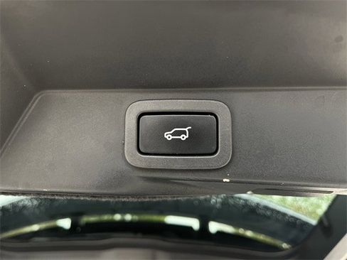 Used 2019 Land Rover Range Rover Sport Supercharged image 34