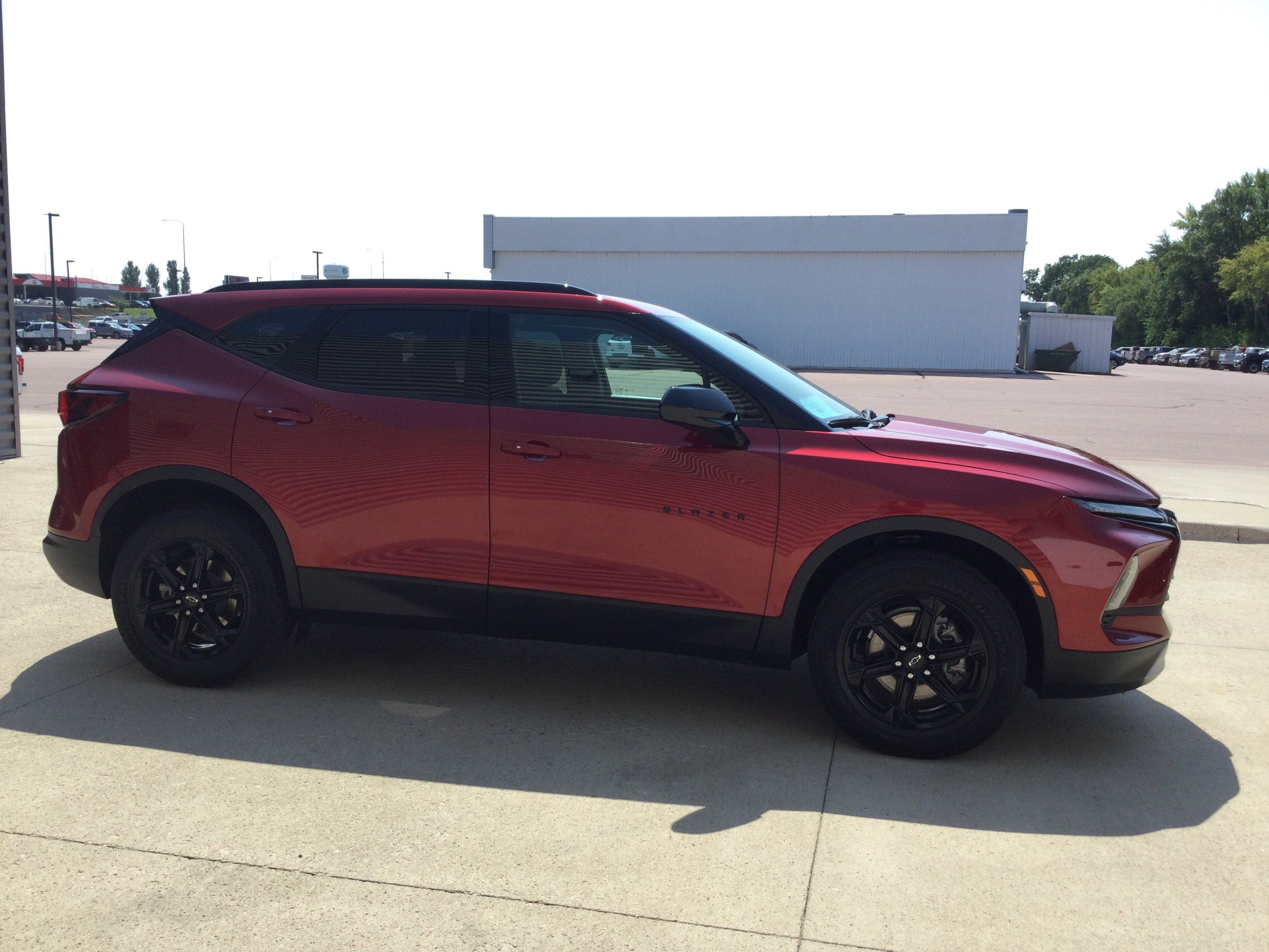 Used 2025 Chevrolet Blazer LT w/ Midnight/Sport Edition AWD/4WD image 3
