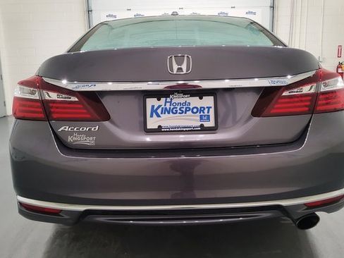 Certified 2017 Honda Accord EX-L image 5