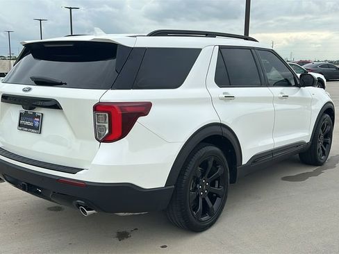 Used 2024 Ford Explorer ST-Line w/ Class IV Trailer Tow Package RWD image 14