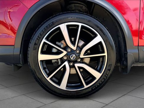 Used 2017 Nissan Rogue Sport SL w/ SL Premium Package image 11