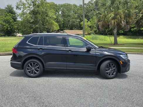 Used 2024 Volkswagen Tiguan SE FWD image 37