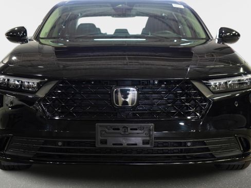 Used 2024 Honda Accord EX-L image 3