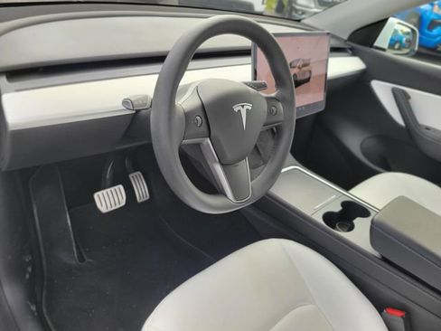 Used 2022 Tesla Model Y Performance image 16