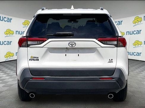 Used 2019 Toyota RAV4 LE AWD/4WD image 5