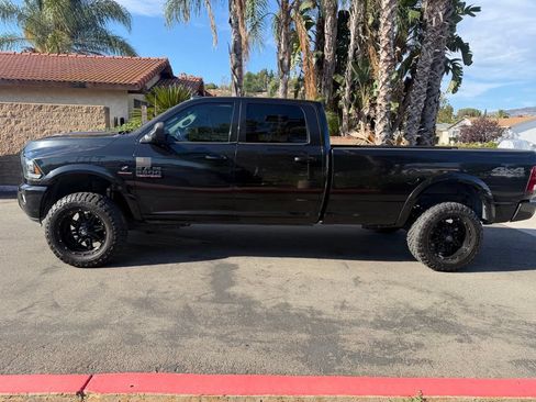 Used 2018 RAM 2500 Laramie w/ Sport Appearance Group AWD/4WD image 10