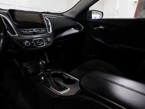 Used 2018 Chevrolet Malibu LT image 60