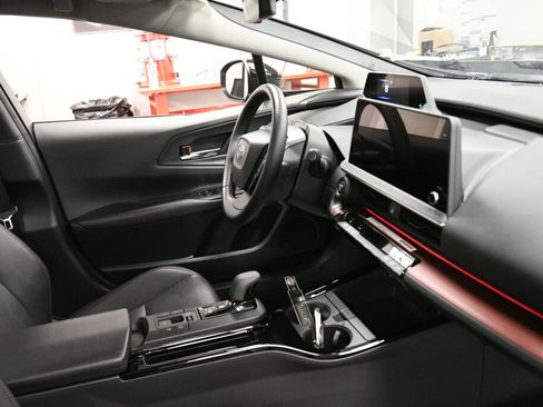 Used 2023 Toyota Prius Prime FWD image 30