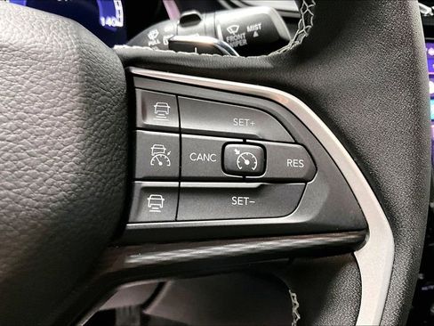 New 2025 Jeep Grand Cherokee Laredo X w/ Luxury Tech Group I image 22