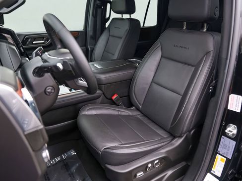 Certified 2025 GMC Yukon Denali image 10