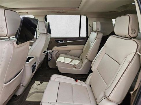 Used 2023 GMC Yukon XL Denali RWD image 14